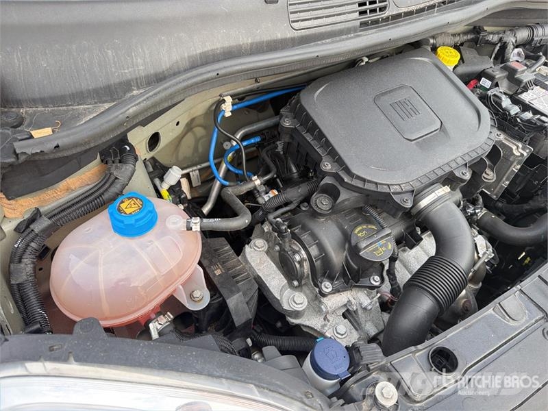 Fiat Panda Hybrid Automobile Auto's
