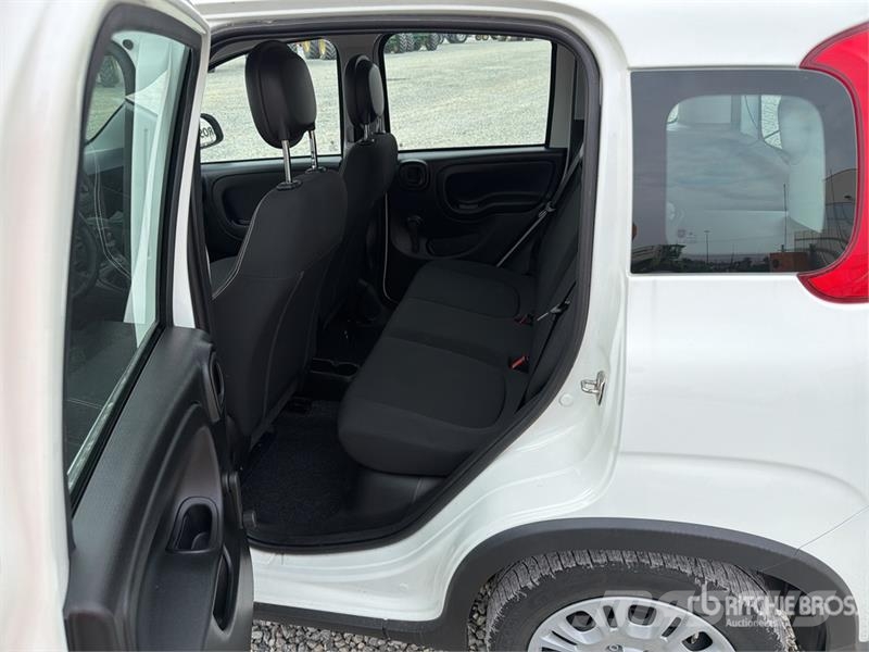 Fiat Panda Hybrid Automobile Auto's