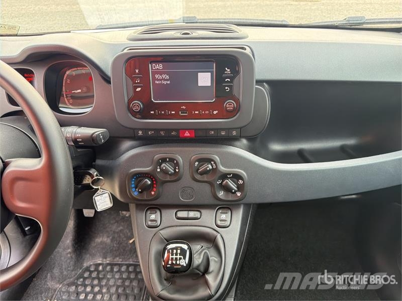 Fiat Panda Hybrid Automobile Auto's