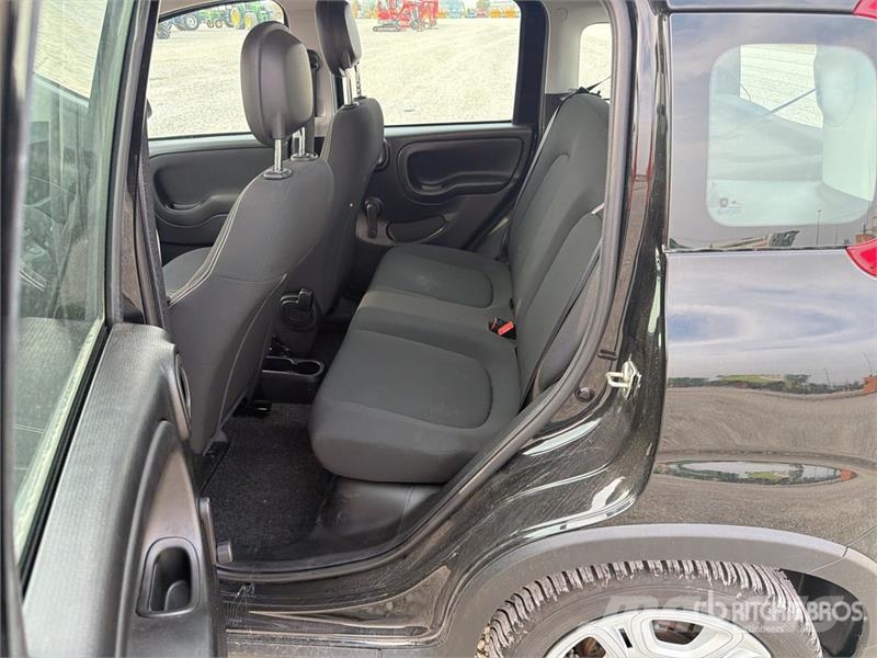 Fiat Panda Hybrid Automobile Auto's