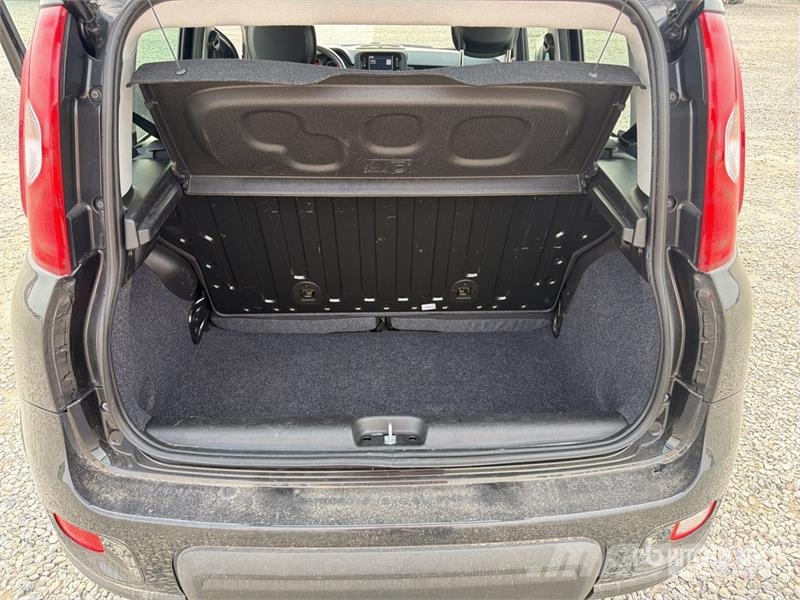 Fiat Panda Hybrid Automobile Auto's