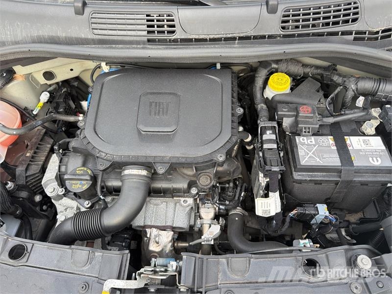 Fiat Panda Hybrid Automobile Auto's