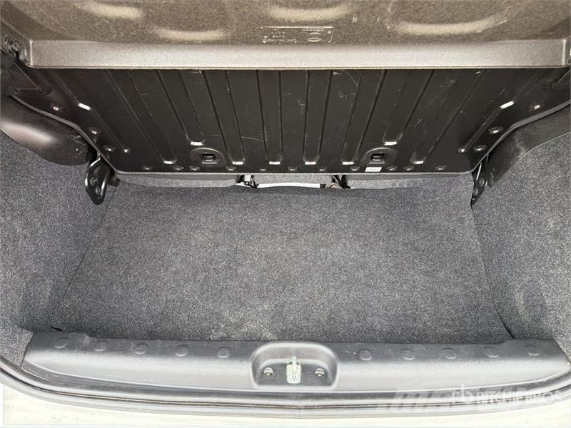 Fiat Panda Hybrid Automobile Auto's