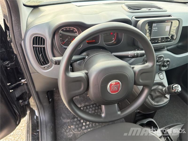 Fiat Panda Hybrid Automobile Auto's