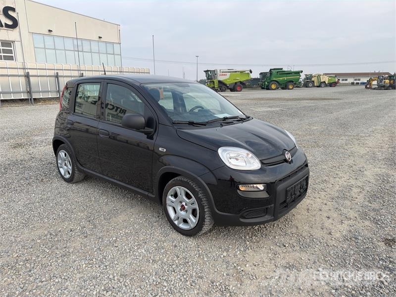 Fiat Panda Hybrid Automobile Auto's