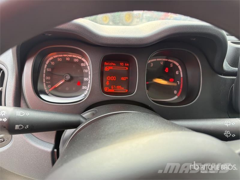 Fiat Panda Hybrid Automobile Auto's