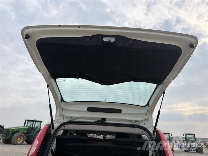 Fiat Panda Hybrid Panda 1.0 52 KW Mild/Hybrid Automobil Auto's