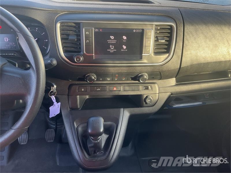 Fiat Scudo 1.5 D 75 KW KA L3H1 - panel Van L3H1 Cargo V شاحنة مقفلة