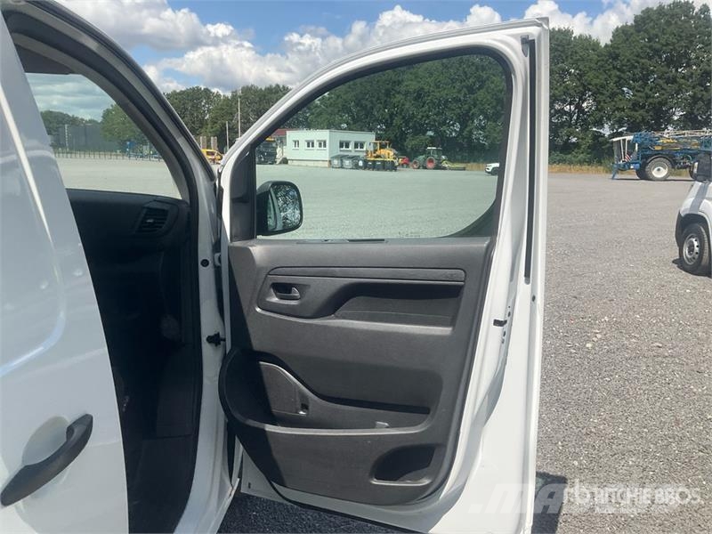 Fiat Scudo 1.5 D 75 KW KA L3H1 Cargo Van Transporterek