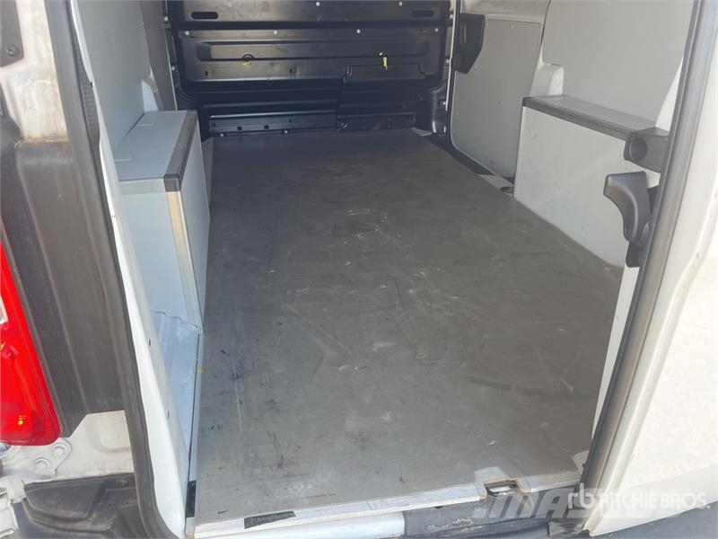 Fiat Scudo 1.5 D 75 KW KA L3H1 - panel Van L3H1 Cargo V パネルバン