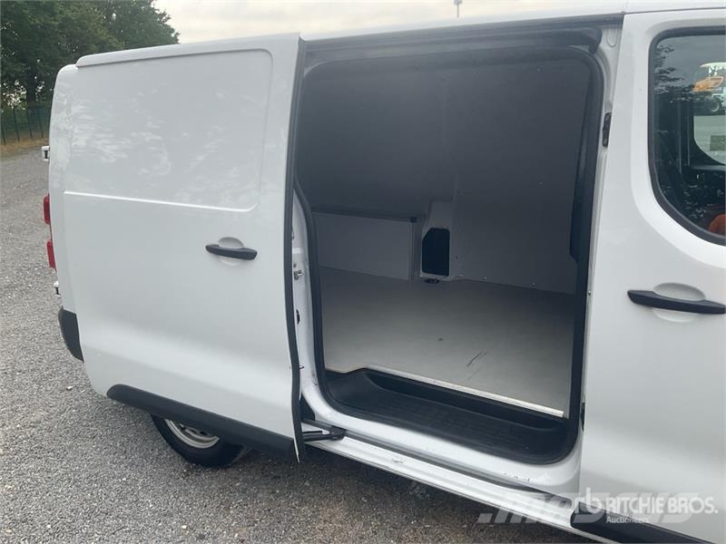 Fiat Scudo 1.5 D 75 KW KA L3H1 Cargo Van Transporterek