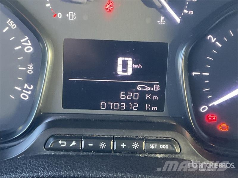 Fiat Scudo 1.5 D 75 KW KA L3H1 - panel Van L3H1 Cargo V شاحنة مقفلة