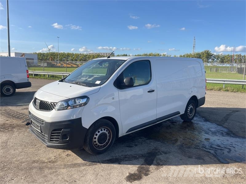 Fiat Scudo 1.5 D 75 KW KA L3H1 - panel Van L3H1 Cargo V パネルバン