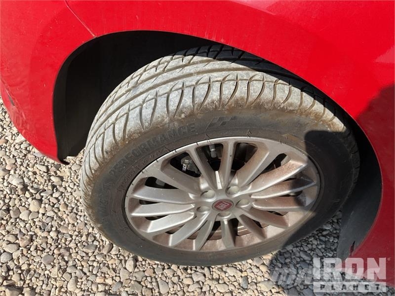 Fiat Tipo Sedan Automobile Osobní vozy