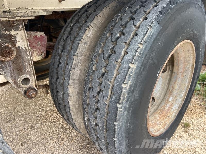 Filiat TA32E T/A Citerne A Chaux Tanker Trailer Prikolice za cisterne