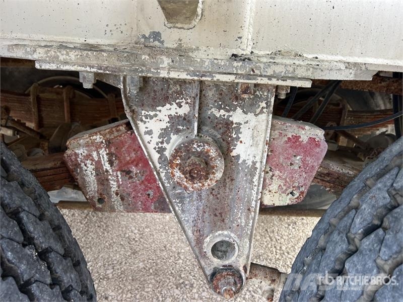 Filiat TA32E T/A Citerne A Chaux Tanker Trailer Prikolice za cisterne