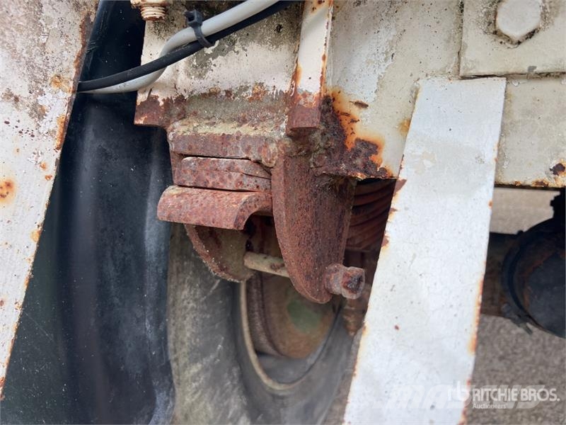 Filiat TA32E T/A Citerne A Chaux Tanker Trailer Prikolice za cisterne