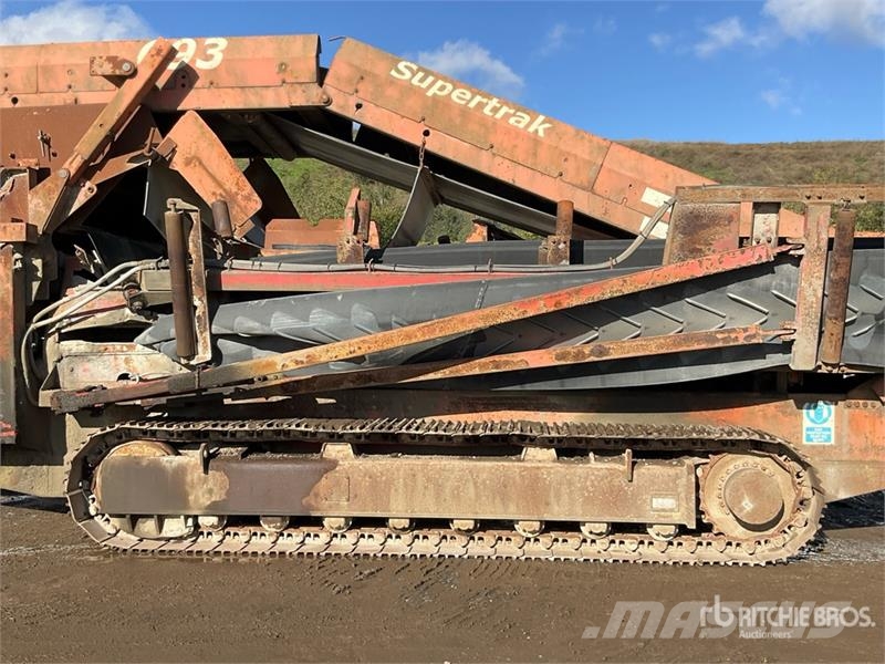 Finlay 693 Tracked Incline Screen Plant Screeners