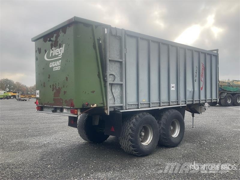 Fliegl Gigant ASW 268 Push-Off Silage Trailer Universele aanhangers