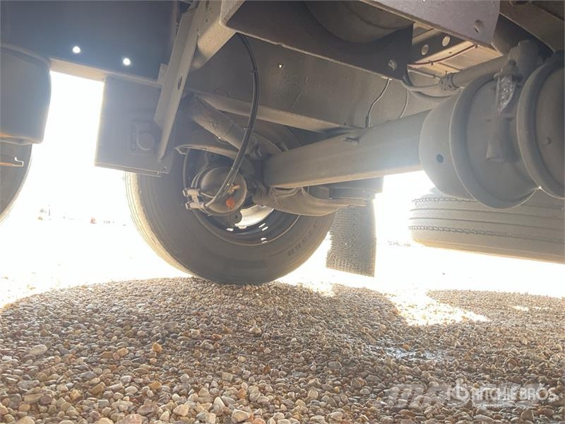 Fliegl SDS Tri/A Curtain Side Trailer مقطورات بغطاء جانبي