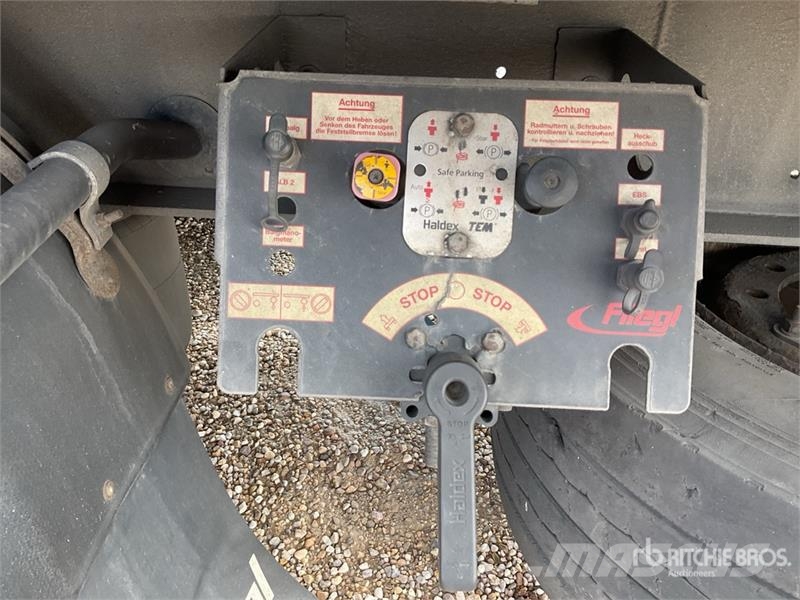 Fliegl SDS Tri/A Curtain Side Trailer مقطورات بغطاء جانبي