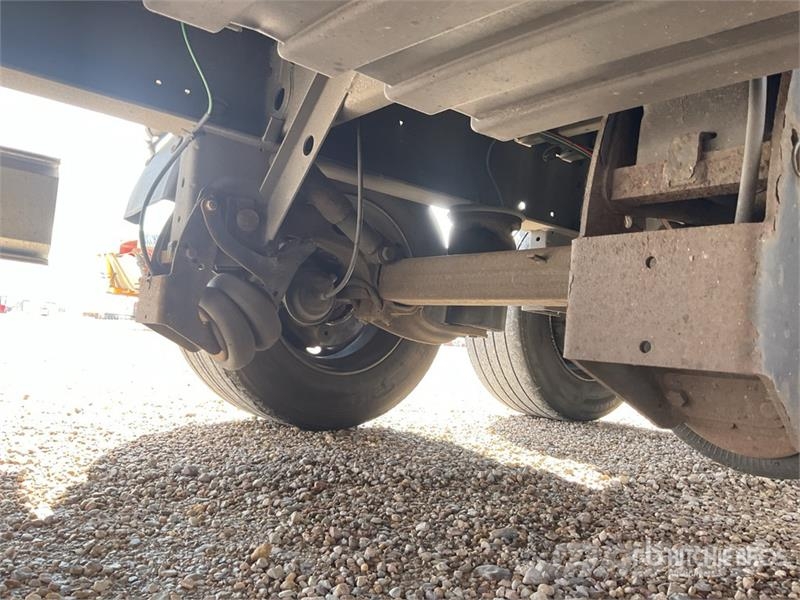 Fliegl SDS Tri/A Curtain Side Trailer مقطورات بغطاء جانبي