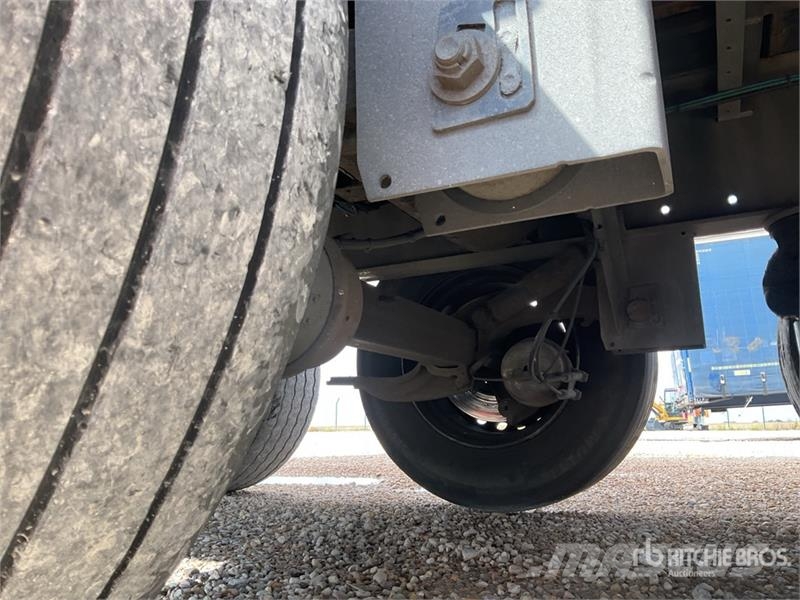 Fliegl SDS Tri/A Curtain Side Trailer مقطورات بغطاء جانبي