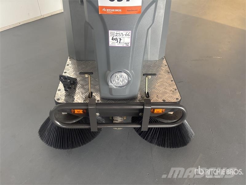 FLOOR-SWEEPER GDW12 Electric Sweeper Truck (Unused Tänavapuhastusveokid
