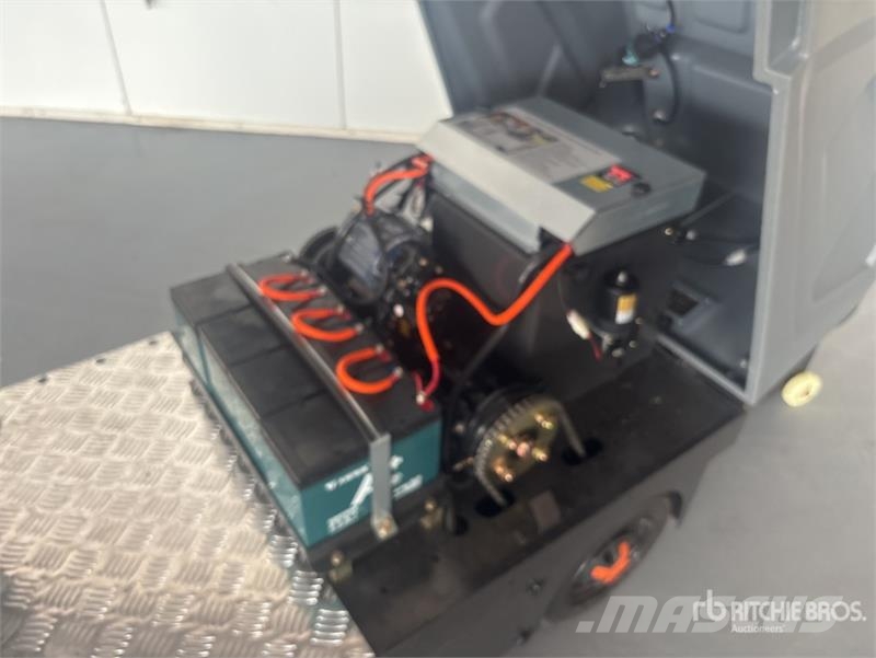 FLOOR-SWEEPER GDW12 Electric Sweeper Truck (Unused Tänavapuhastusveokid