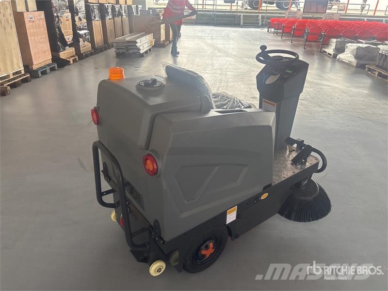 FLOOR-SWEEPER GDW12 Stand-On Electric Floor Sweepe Sonstige Erntemaschinen