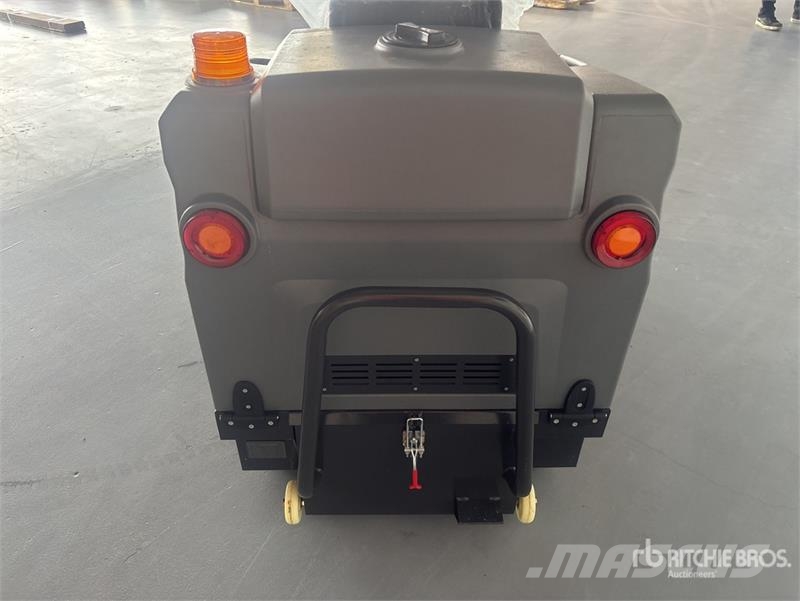 FLOOR-SWEEPER GDW12 Stand-On Electric Floor Sweepe Sonstige Erntemaschinen