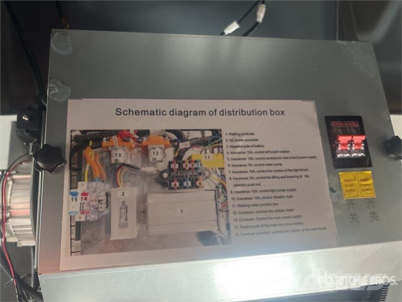 FLOOR-SWEEPER GDW12 Stand-On Electric Floor Sweepe Sonstige Erntemaschinen