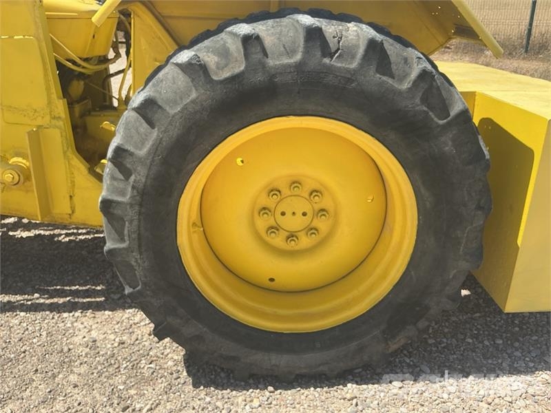 Ford 2WD Antique Tractor Traktory