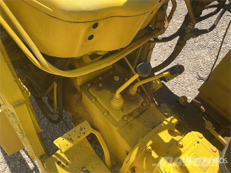 Ford 2WD Antique Tractor Traktory