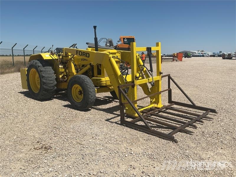 Ford 2WD Antique Tractor Traktory
