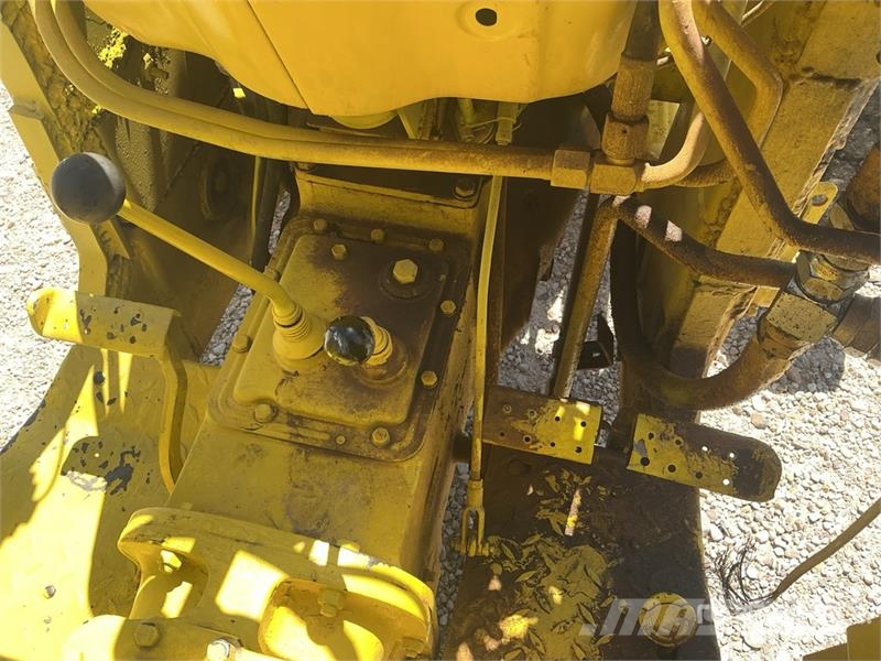 Ford 2WD Antique Tractor Traktory