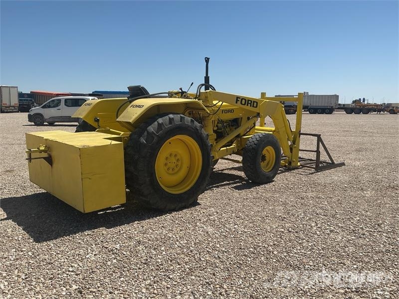Ford 2WD Antique Tractor Traktory