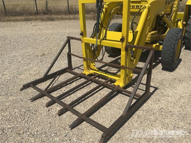 Ford 2WD Antique Tractor Traktory