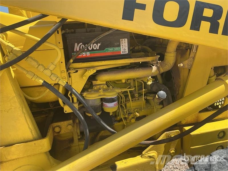 Ford 2WD Antique Tractor Traktory
