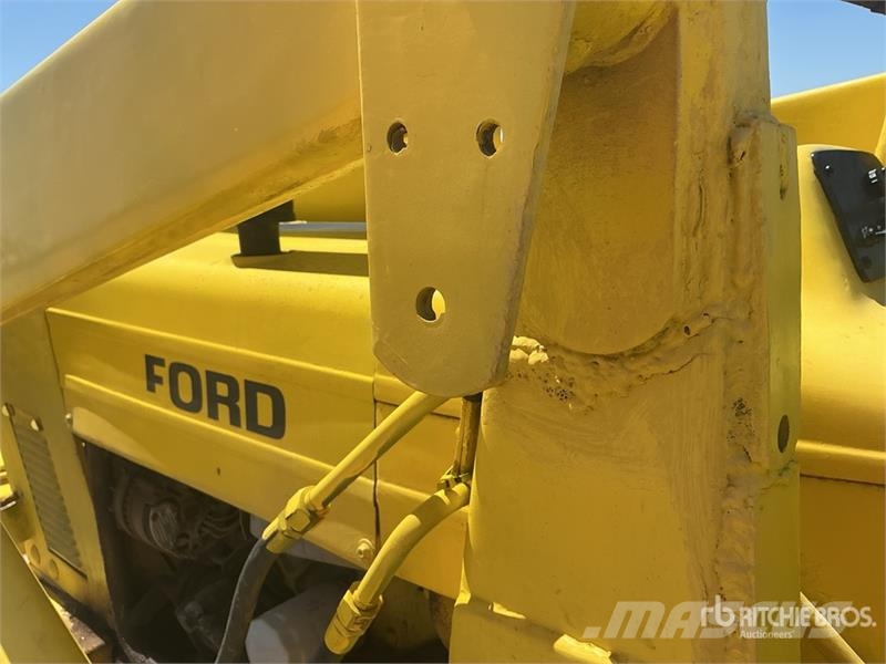 Ford 2WD Antique Tractor Traktory
