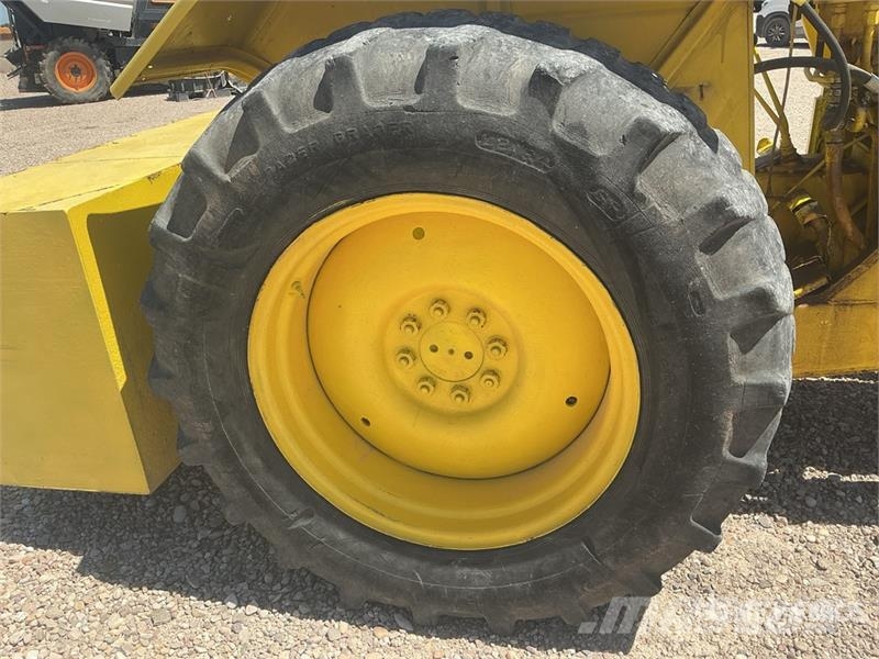 Ford 2WD Antique Tractor Traktory