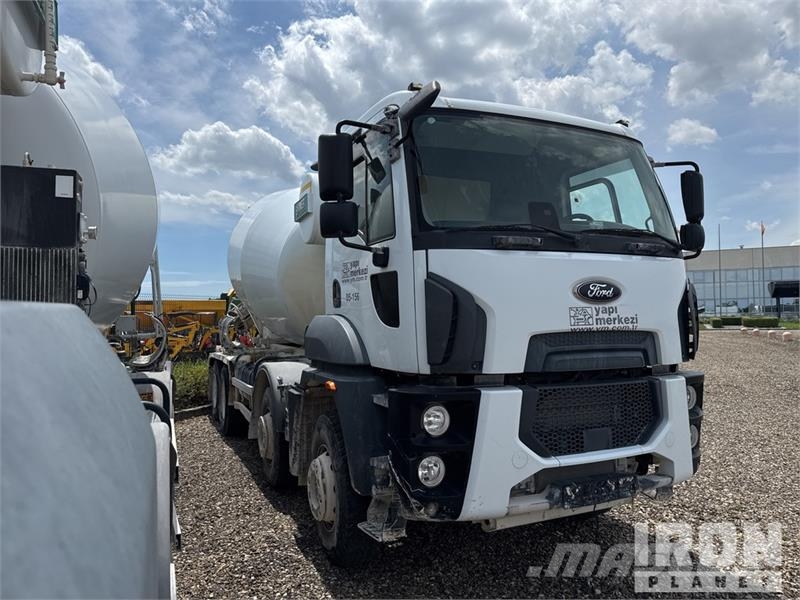 Ford 4142M 8x4 Mixer Truck ミキサー車