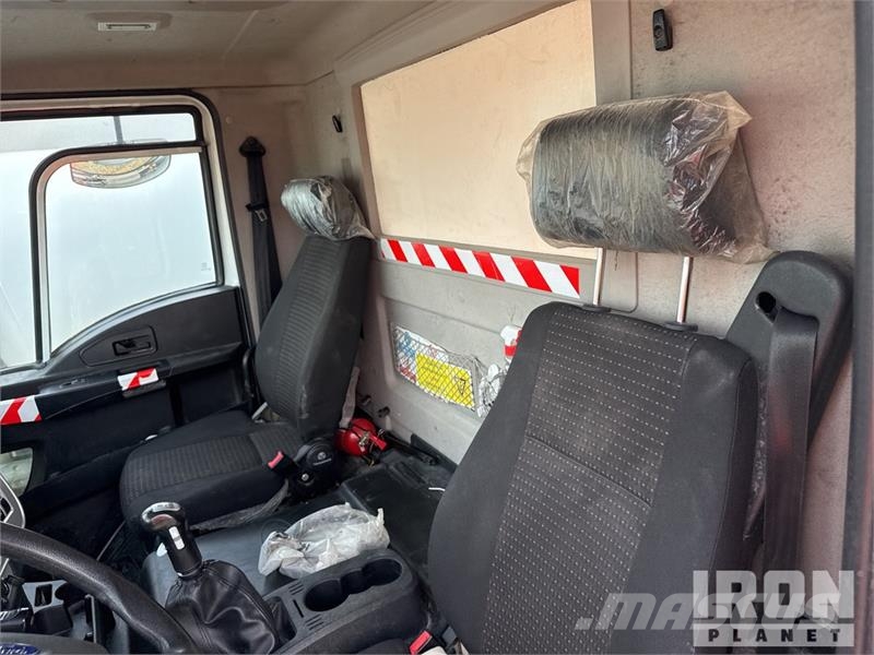 Ford 4142M 8x4 Mixer Truck ミキサー車