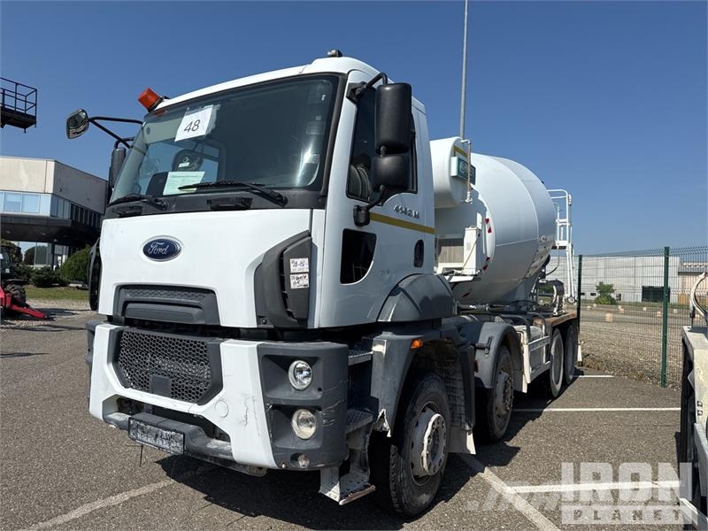 Ford 4142M 8x4 Mixer Truck ミキサー車