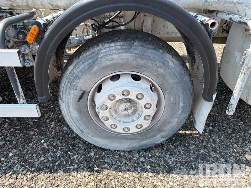 Ford 4142M 8x4 Mixer Truck ミキサー車