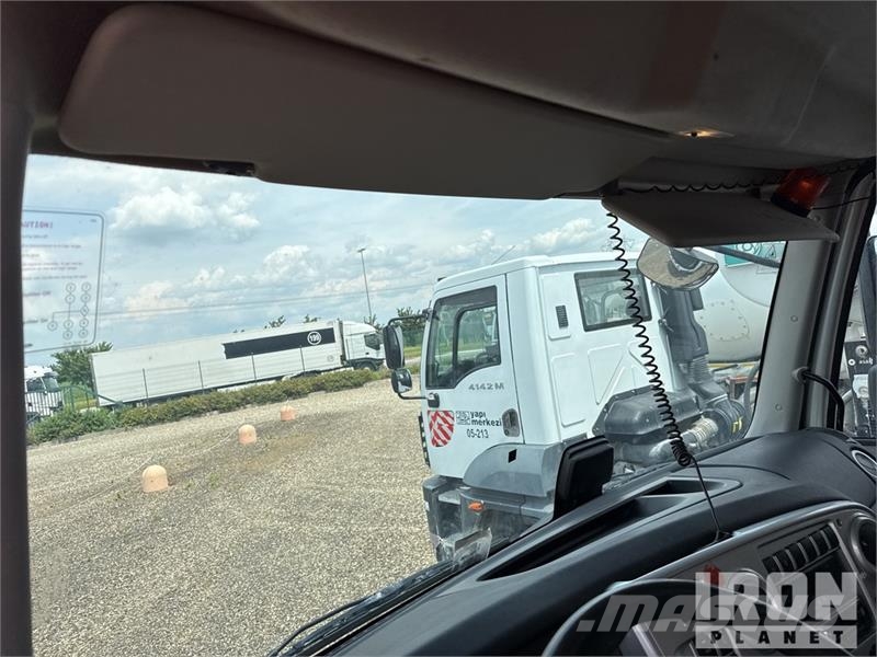 Ford 4142M 8x4 Mixer Truck ミキサー車