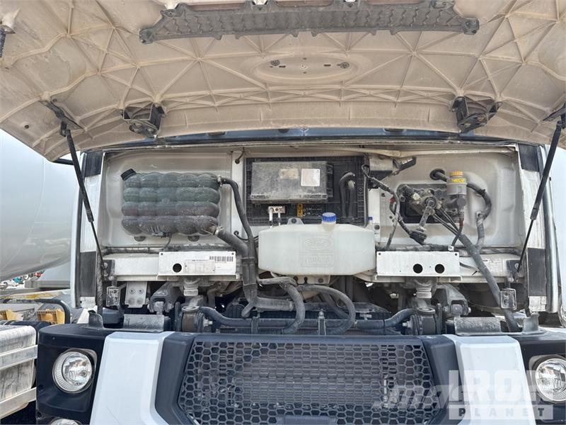 Ford 4142M 8x4 Mixer Truck ミキサー車