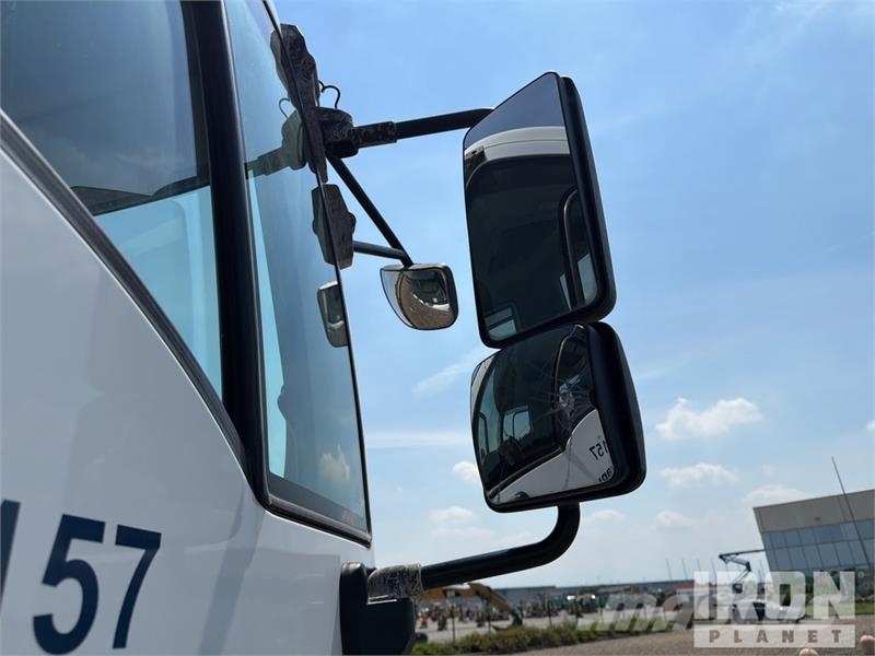 Ford 4142M 8x4 Mixer Truck ミキサー車