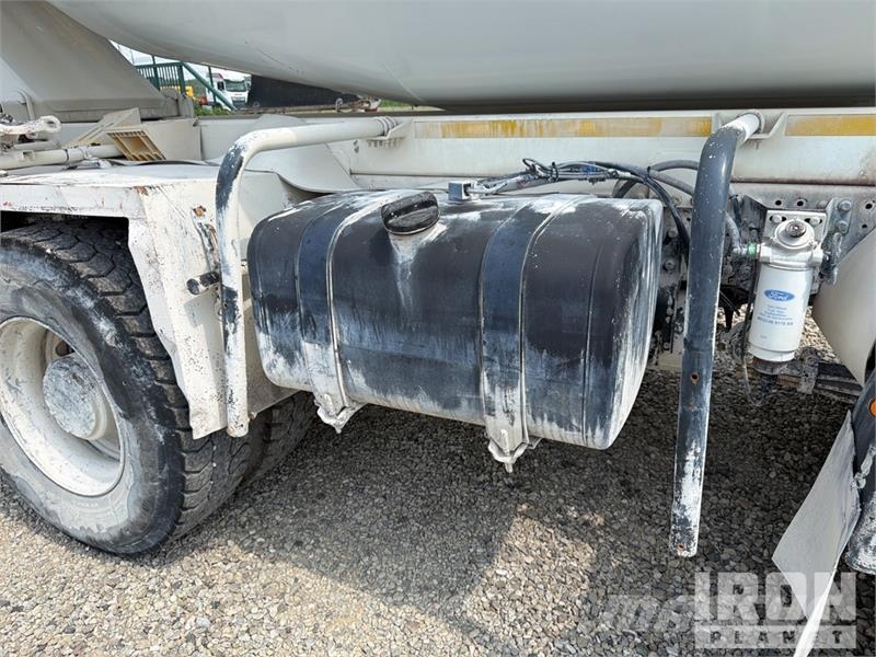 Ford 4142M 8x4 Mixer Truck ミキサー車