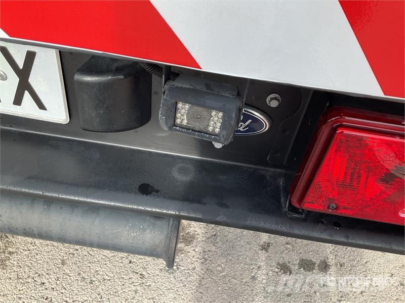 Ford Elevator Topy 11 9.1 m on  Ford Transit 4x2 Bucket Piattaforme autocarrate